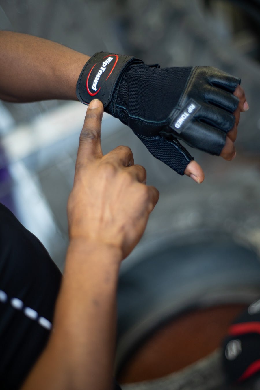 20lbs Slam Ball Guide: Build Power & Resilience - Rip Toned