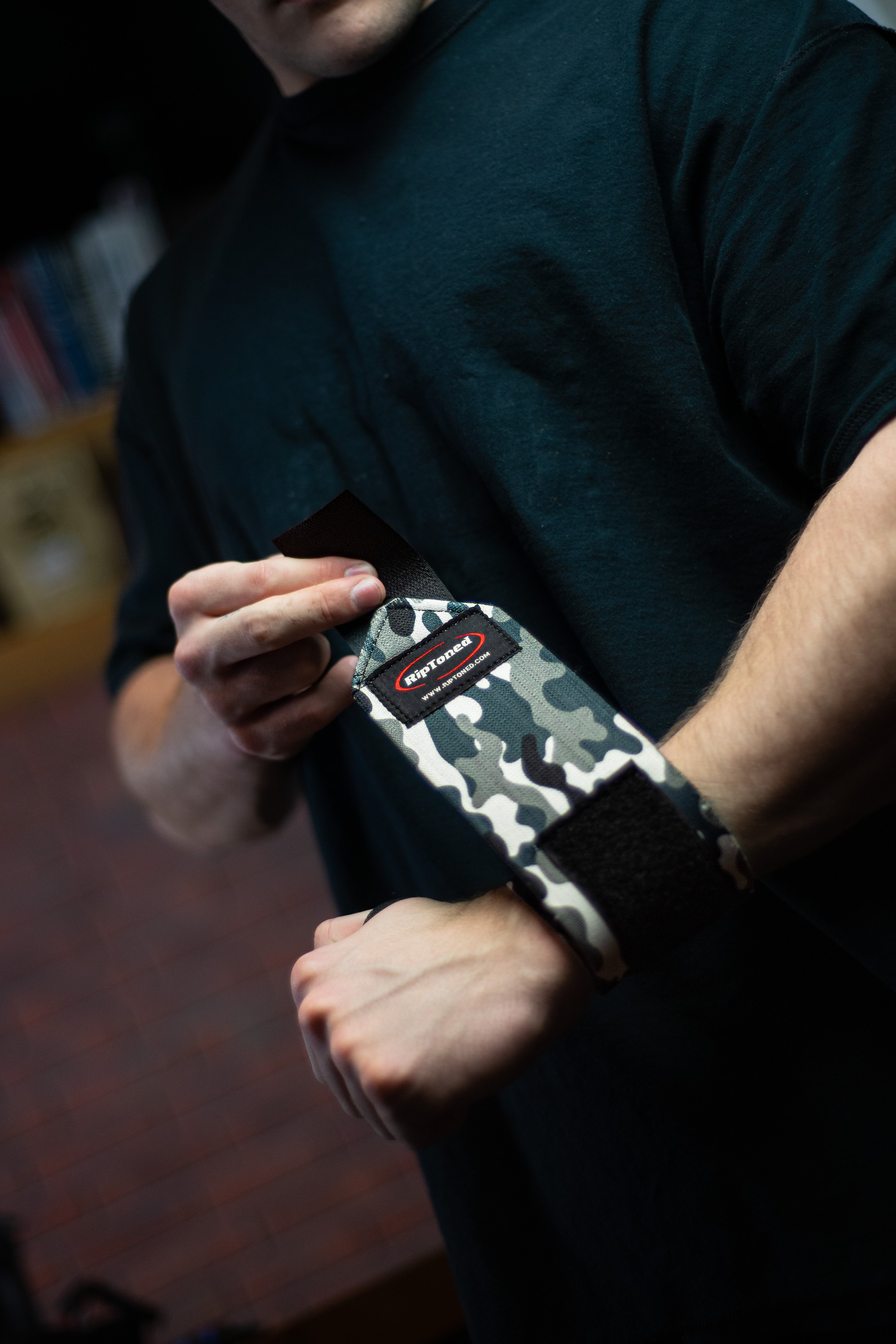 Most Durable Wrist Wraps 2026 – Built to Crush Heavy Weights – Rip Toned