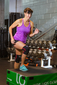 The Battle of Knee Wraps vs Sleeves: Finding the Perfect Support for Your Knees
