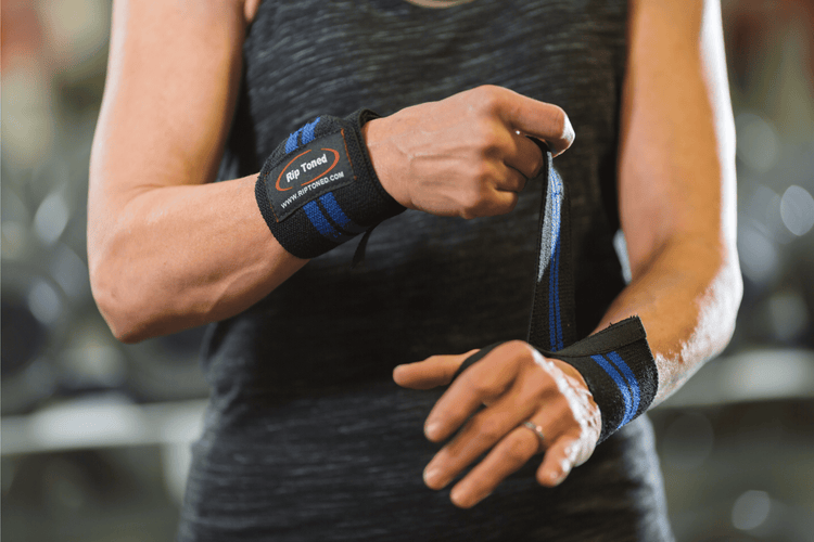 The Ultimate Guide To Wrist Wraps For Weightlifters 2024 Rip Toned